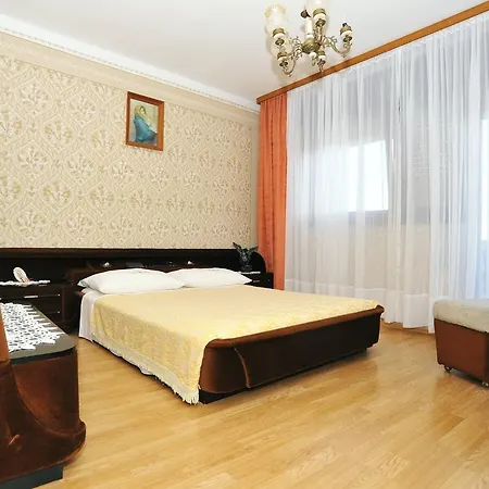 Apartment Duje *